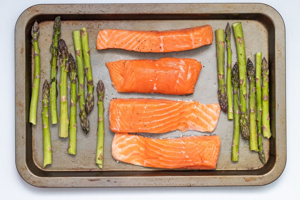 aked salmon with asparagus